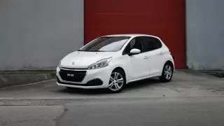 Peugeot 208 1.6 e-HDi Active — fotografia 1