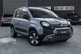 Fiat Panda 1.0 Hybrid Cross — fotografia 1