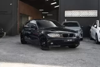 BMW 118 d Pack M — fotografia 1