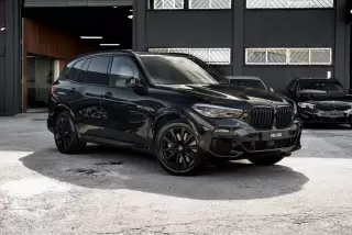 BMW X5 45 e xDrive Pack M — fotografia 1