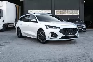 Ford Focus SW 1.5 TDCi EcoBlue ST-Line — fotografia 1