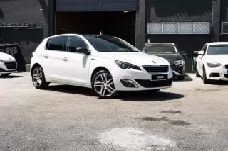 Peugeot 308 1.6 BlueHDi GT Line — fotografia 1