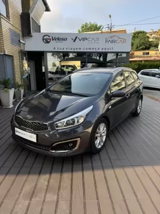 Kia Ceed 1.0 T-GDi Urban — fotografia 1