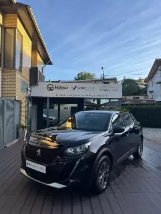 Peugeot e-2008 50 kWh Allure — fotografia 1