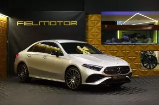 Mercedes-Benz A 250 e AMG Line — fotografia 1