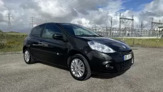 Renault Clio 1.5 dCi GT — fotografia 1