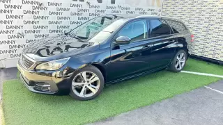 Peugeot 308 SW 1.5 BlueHDi Allure — fotografia 1