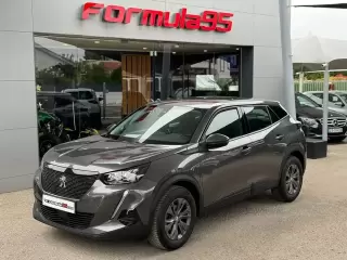 Peugeot 2008 1.2 PureTech Active Pack EAT8 — fotografia 1