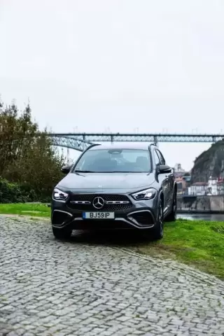 Mercedes-Benz GLA 250 e AMG Line — fotografia 1