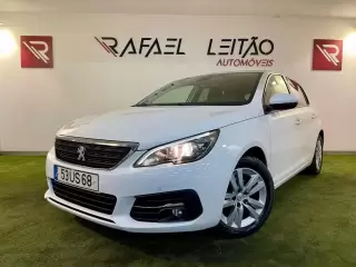 Peugeot 308 1.2 PureTech Style — fotografia 1