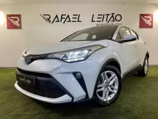 Toyota C-HR 1.8 HSD Comfort — fotografia 1