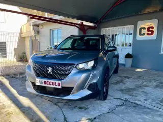 Peugeot 2008 1.2 PureTech Allure — fotografia 1