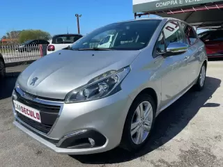 Peugeot 208 1.2 PureTech Style — fotografia 1