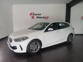 BMW 118 i Pack Desportivo M Auto — fotografia 1