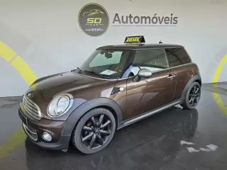 MINI 3 Portas Cooper D — fotografia 1
