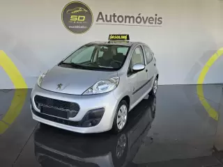Peugeot 107 1.0 Access — fotografia 1