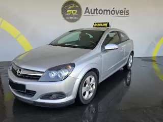 Opel Astra GTC 1.4 — fotografia 1