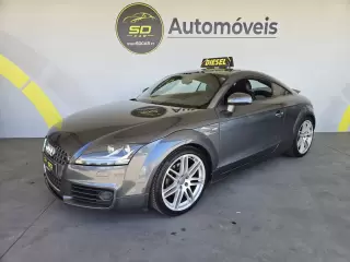 Audi TT Coupé 2.0 TDI quattro S-line — fotografia 1