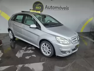 Mercedes-Benz B 180 Style — fotografia 1