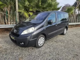 Peugeot e-Expert 9 lugares — fotografia 1