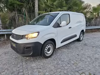 Peugeot Partner longa — fotografia 1
