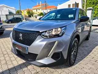 Peugeot 2008 PureTech 130 EAT8 Active Pack — fotografia 1