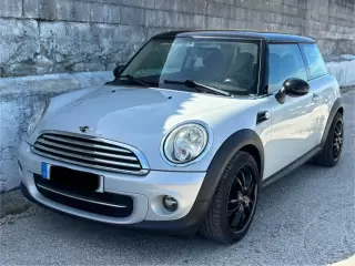 MINI Cooper Cooper D — fotografia 1