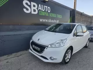 Peugeot 208 1.6 e-HDi SE Style — fotografia 1