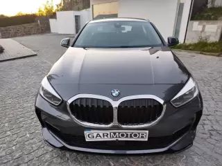 BMW 116 d Pack Desportivo M — fotografia 1