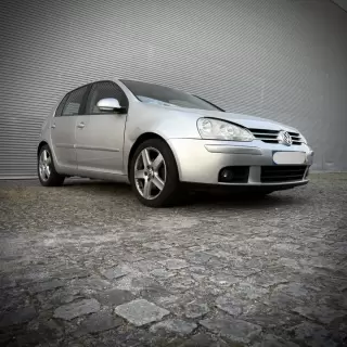 VW Golf 1.4 TSi Highline — fotografia 1