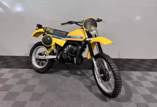 Suzuki X PE 250 — fotografia 1