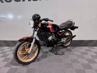 Yamaha RD 250 LC — fotografia 1