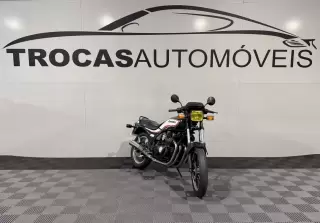 Kawasaki GPZ 400 F-II — fotografia 1
