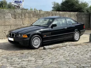BMW 323 is — fotografia 1