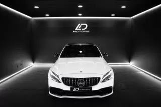 Mercedes-Benz C 63 AMG — fotografia 1