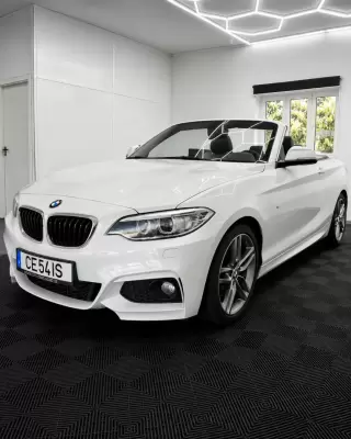 BMW 220 d Cabrio Pack M — fotografia 1
