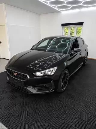 Cupra Leon 1.4 e-Hybrid MID DSG — fotografia 1