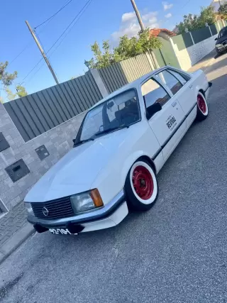 Opel Rekord 2.1D — fotografia 1