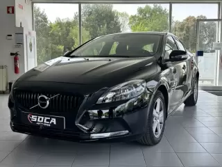 Volvo V40 2.0 D2 Kinetic — fotografia 1