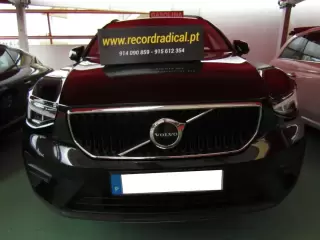 Volvo XC 40 1.5 T2 Momentum — fotografia 1