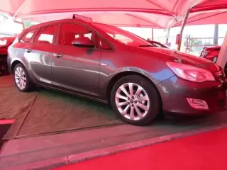 Opel Astra Sports Tourer 1.3 CDTi Enjoy S/S — fotografia 1