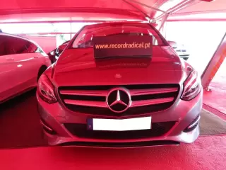 Mercedes-Benz B 200 CDi Style — fotografia 1