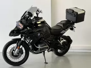 BMW R 1250 GS TRIPLE BLACK — fotografia 1