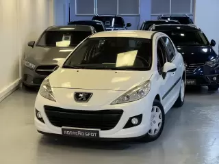 Peugeot 207 1.4 HDi Active — fotografia 1