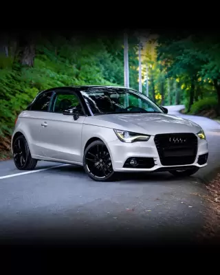 Audi A1 1.6 TDI S-line — fotografia 1