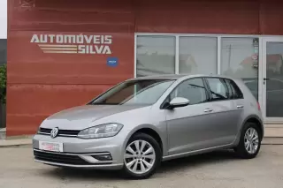 VW Golf 1.6 TDI Confortline — fotografia 1