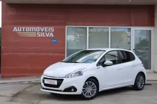 Peugeot 208 1.2 PureTech Style — fotografia 1