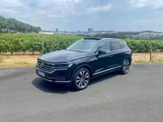 VW Touareg 3.0 TDI V6 Elegance Plus — fotografia 1