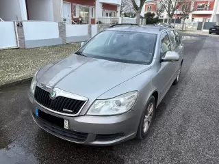 Skoda Octavia Break 1.6 TDi Greenline Conforto — fotografia 1