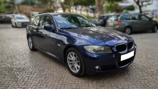 BMW 318 318d Touring Auto — fotografia 1